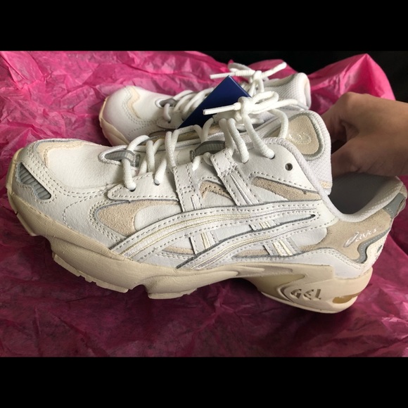 ASICS Gel Kayano 5 6.5 - 7 Beige Cream Chunky Soles Duomax as shown in Lululemon - Picture 3 of 12